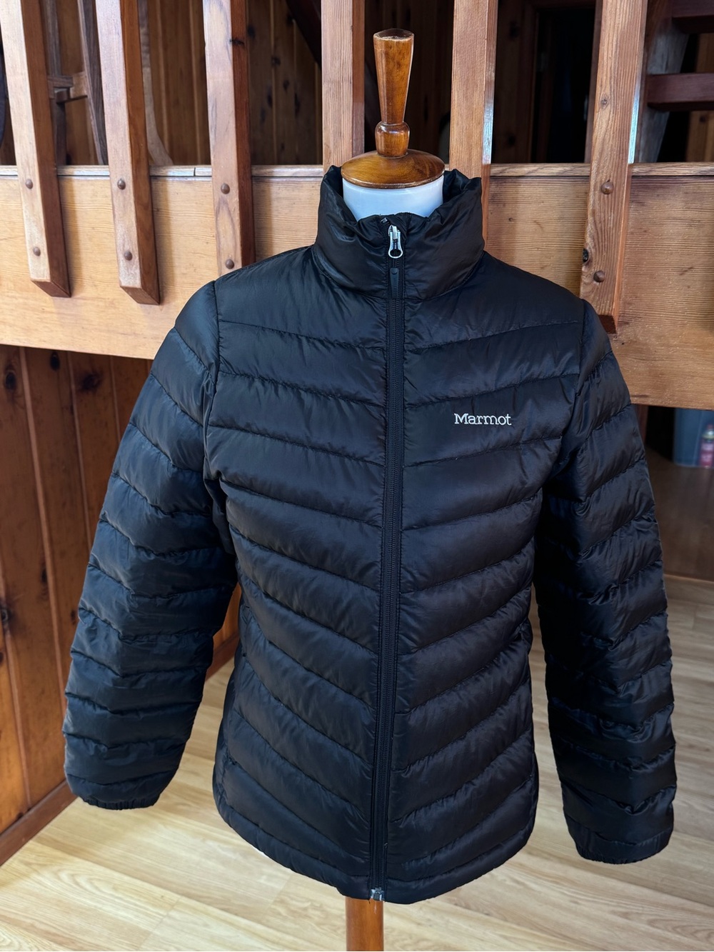 Marmot Size Small Medium Women's Black Quilted Jens 700 down Puffer Jacket